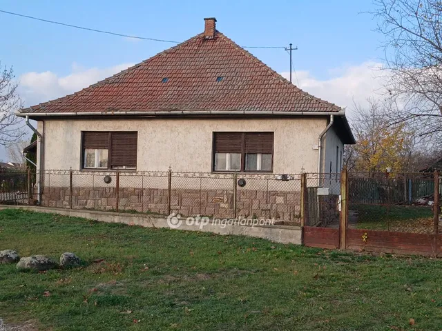 Eladó ház Karácsond 101 nm