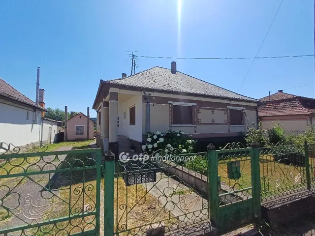 Eladó ház Szajla 100 nm