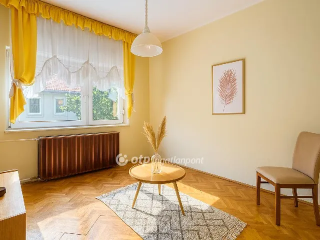 Eladó lakás Eger, Társasházi környezet 72 nm