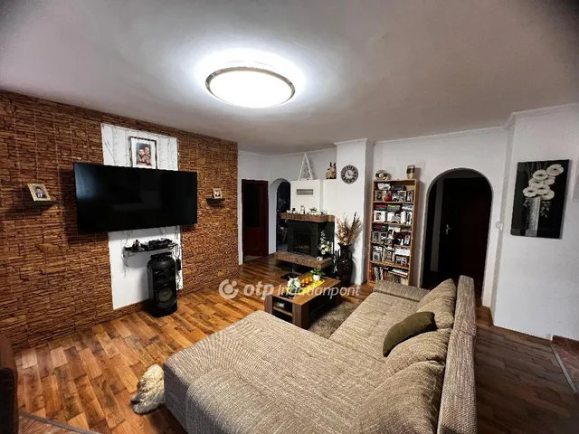 Eladó ház Demjén, Falu 196 nm