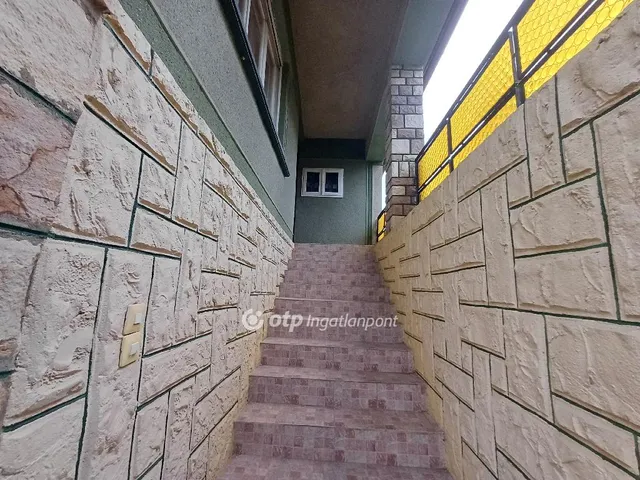 Eladó ház Szajla, Polgármesteri hivatal, óvoda utcája. 220 nm