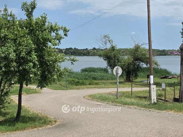 Eladó ház Markaz, tó part közelsége 140 nm