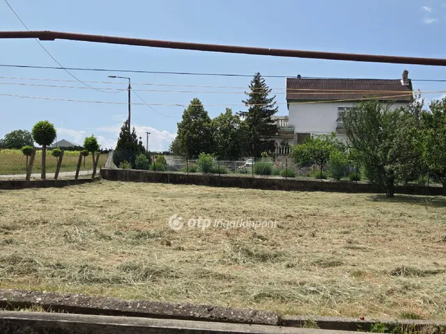 Eladó ház Markaz, tó part közelsége 140 nm