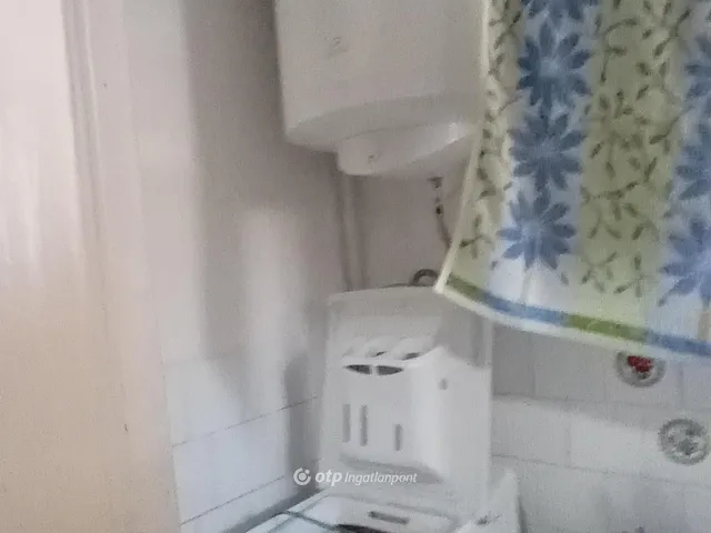 Eladó ház Négyes, Fő utca 80 nm