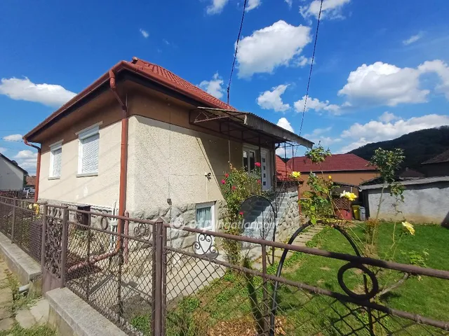 Eladó ház Istenmezeje 87 nm