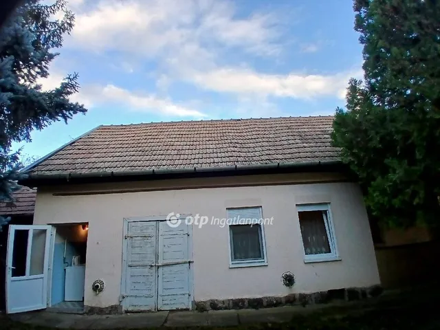 Eladó ház Karácsond 111 nm