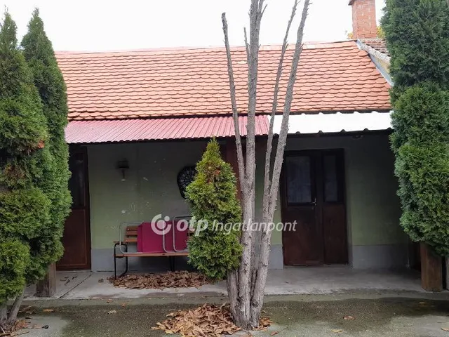 Eladó kereskedelmi és ipari ingatlan Sarud 159 nm