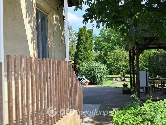 Eladó kereskedelmi és ipari ingatlan Sarud 159 nm
