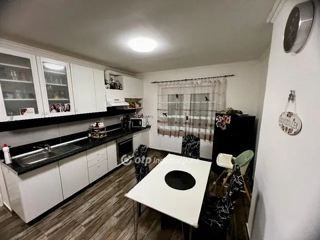 Eladó ház Besenyőtelek 100 nm