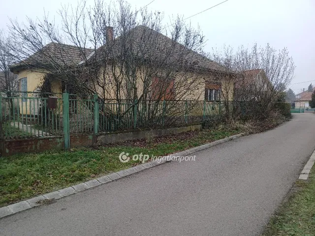 Eladó ház Karácsond 88 nm