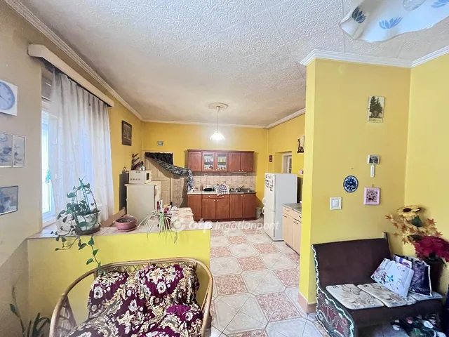 Eladó ház Balaton község 87 nm