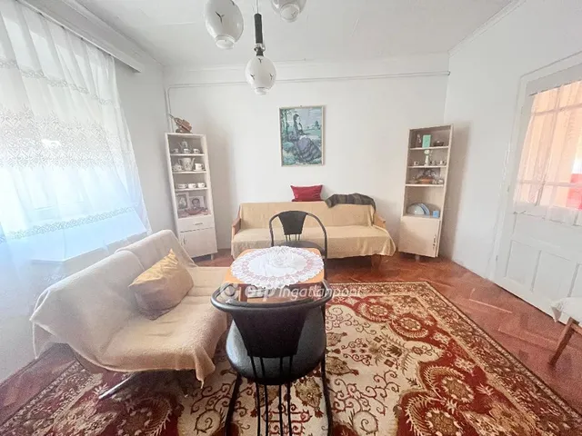 Eladó ház Szomolya 75 nm