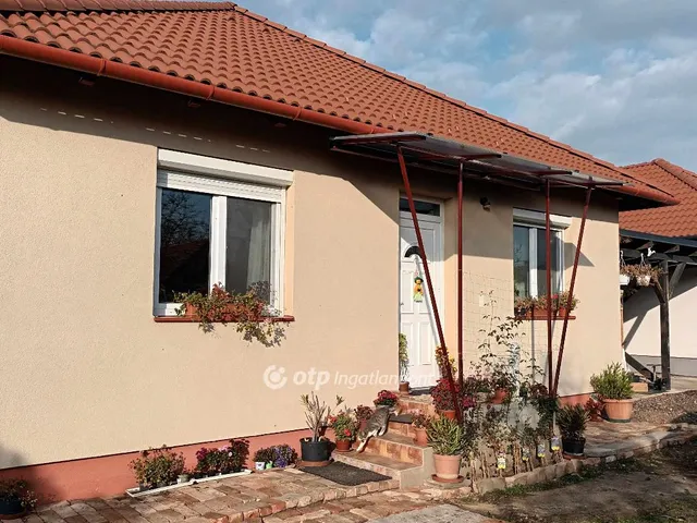 Eladó ház Gyöngyöshalász 81 nm