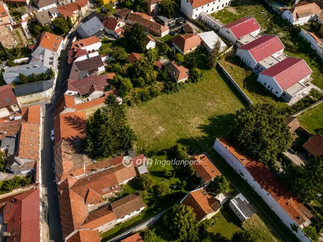 Eladó telek Eger 2525 nm