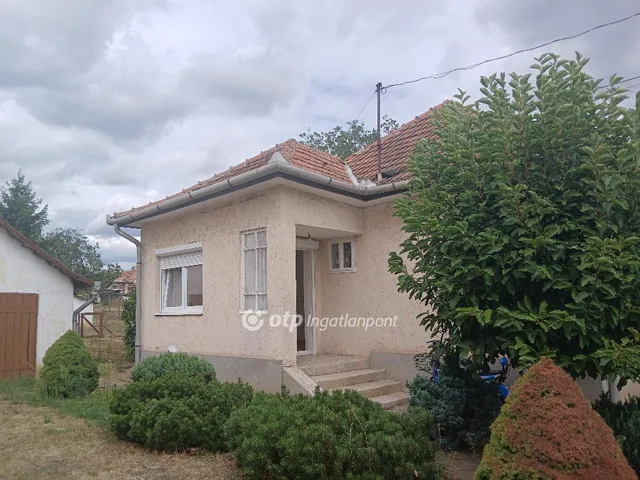 Eladó ház Karácsond 110 nm