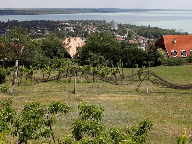 Eladó telek Balatonalmádi 2206 nm