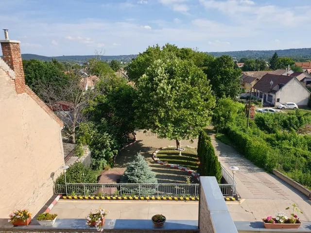 Eladó lakás Budaörs