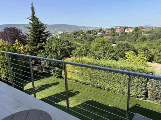 Eladó ház Budaörs 300 nm