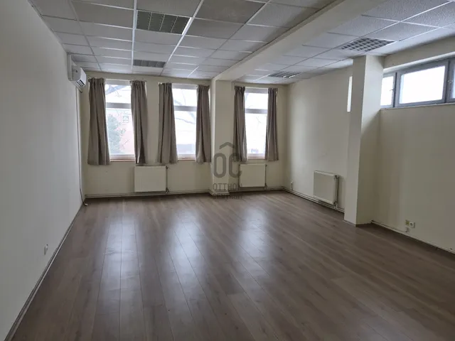 Kiadó kereskedelmi és ipari ingatlan Budapest XI. kerület, Kelenföld 180 nm