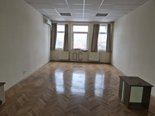 Kiadó kereskedelmi és ipari ingatlan Budapest XI. kerület, Kelenföld 180 nm