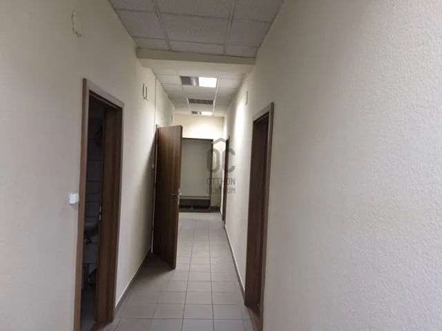 Kiadó kereskedelmi és ipari ingatlan Budapest XI. kerület, Kelenföld 180 nm