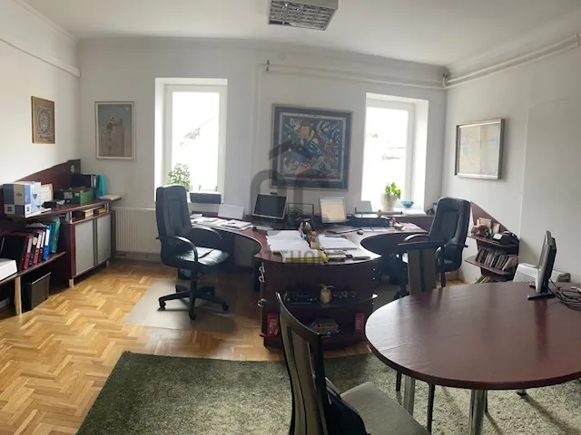 Kiadó kereskedelmi és ipari ingatlan Budaörs 128 nm