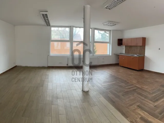 Kiadó kereskedelmi és ipari ingatlan Budaörs 144 nm