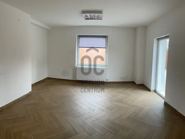 Kiadó kereskedelmi és ipari ingatlan Budaörs 144 nm