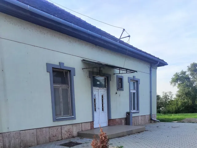 Eladó kereskedelmi és ipari ingatlan Lábatlan 2000 nm