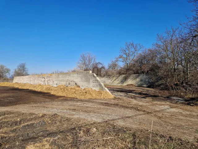 Eladó mezőgazdasági ingatlan Környe 42720 nm