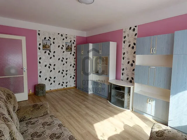 Eladó lakás Tatabánya, Dózsakert 49 nm