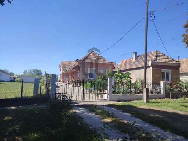 Eladó ház Naszály 100 nm
