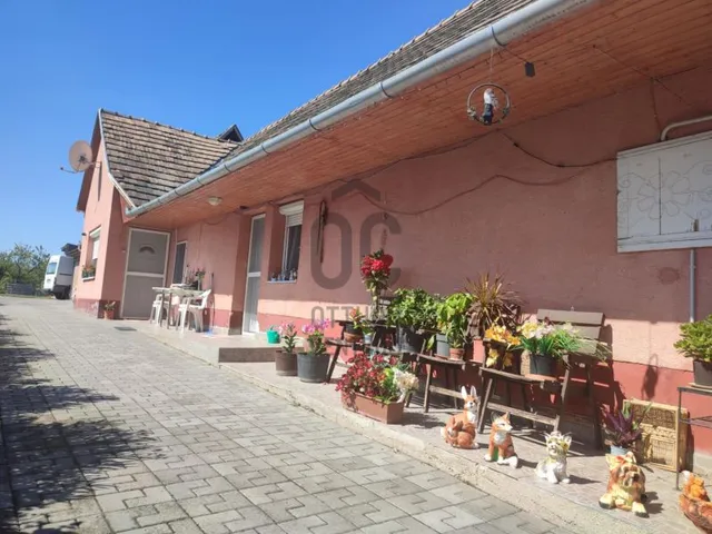 Eladó ház Naszály 100 nm