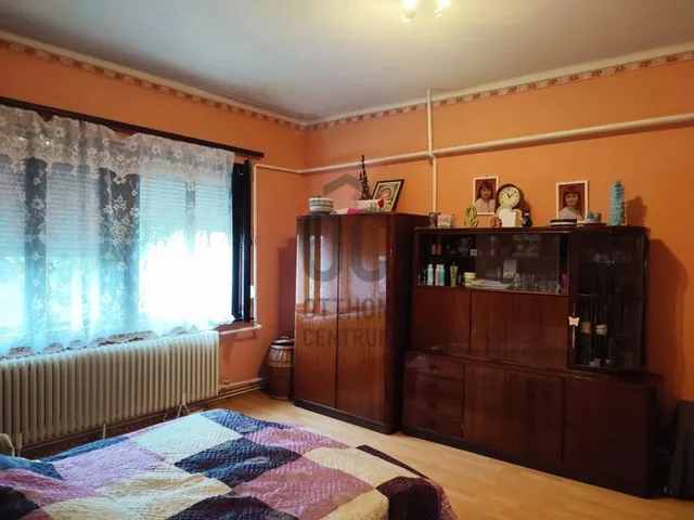 Eladó ház Ács 196 nm