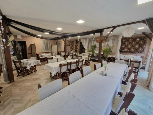 Kiadó kereskedelmi és ipari ingatlan Tata 180 nm