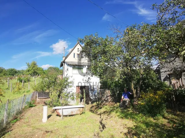 Eladó üdülő és hétvégi ház Tata, Újhegy, Újhegy XI. dűlő 20 nm