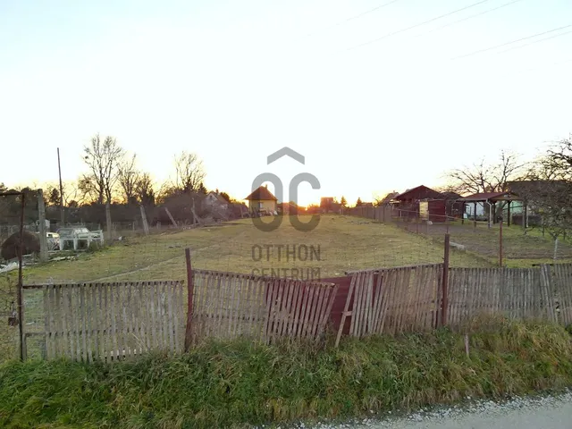 Eladó telek Tata, Újhegy 1283 nm