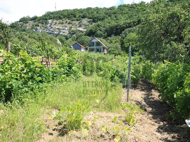 Eladó telek Tatabánya 558 nm