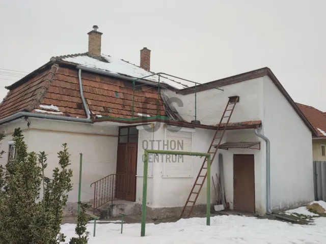 Eladó ház Komárom, Szőny 107 nm