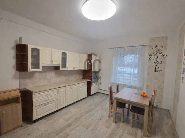 Eladó lakás Komárom, Szőny 49 nm