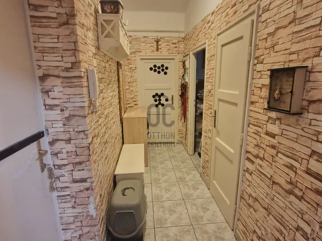 Eladó lakás Komárom, Szőny 49 nm