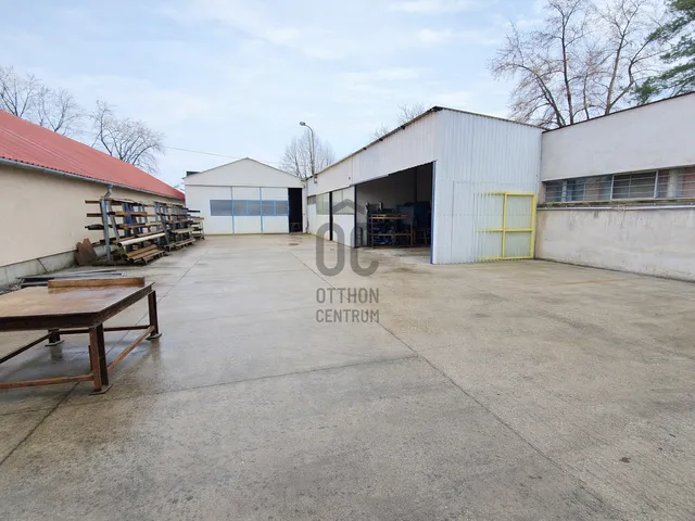 Kiadó kereskedelmi és ipari ingatlan Komárom 800 nm