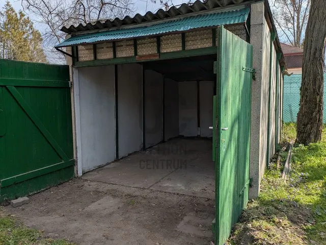 Eladó garázs Tata, Tóváros 15 nm