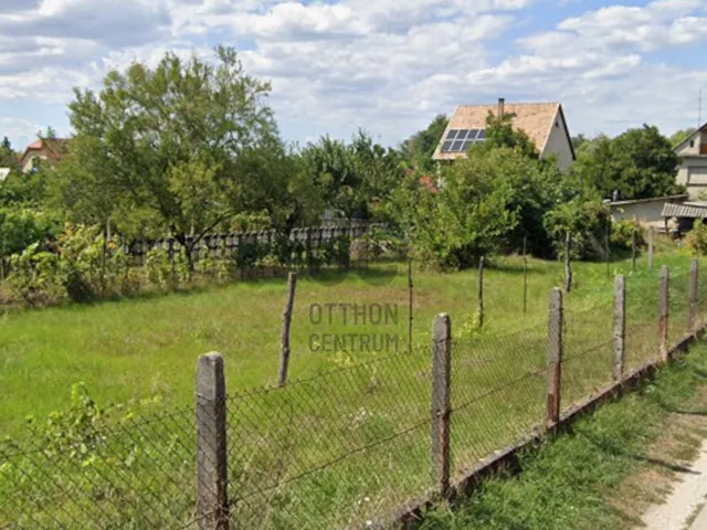 Eladó telek Dunaalmás 870 nm