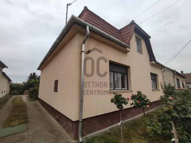 Eladó ház Komárom, Szőny 104 nm