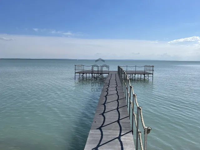 Eladó nyaraló Balatonakarattya 115 nm