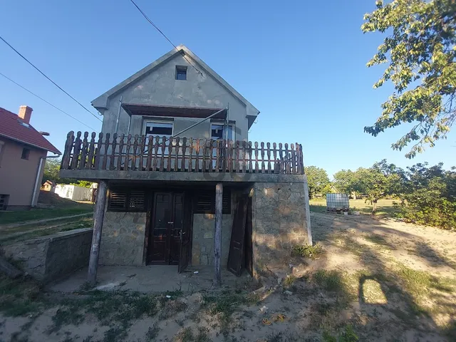 Eladó mezőgazdasági ingatlan Balatonszabadi 1120 nm