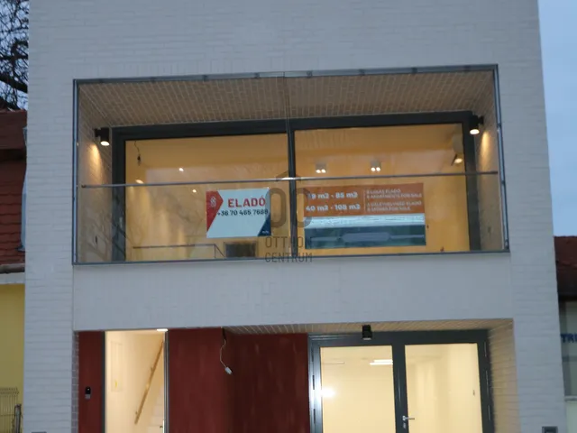 Eladó kereskedelmi és ipari ingatlan Siófok, Belváros