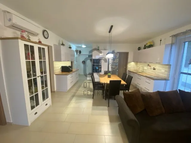 Eladó lakás Siófok, Fokihegy 80 nm
