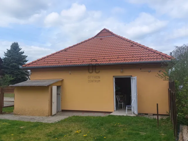 Eladó kereskedelmi és ipari ingatlan Ságvár 90 nm